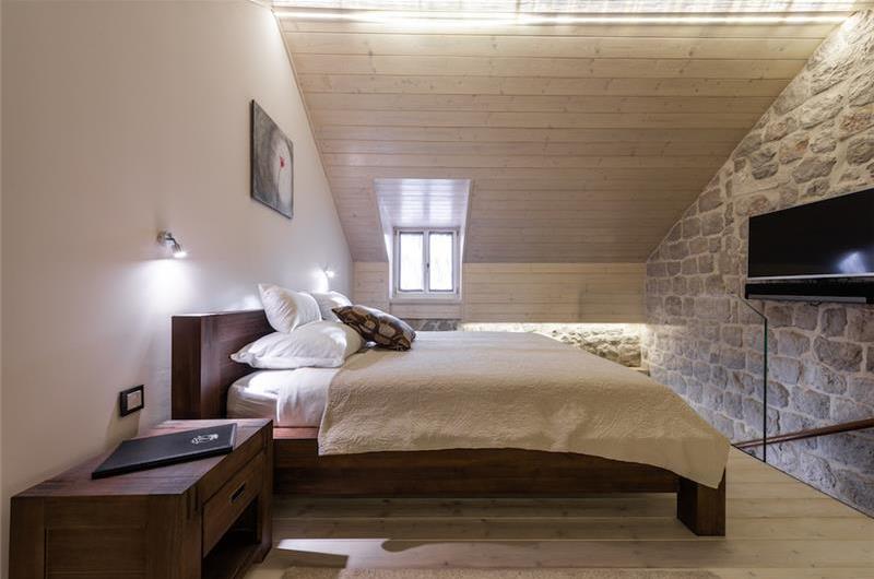 Luxury 6 bed villa with pool and large grounds in Zaton, Dubrovnik Region - sleeps 12-14