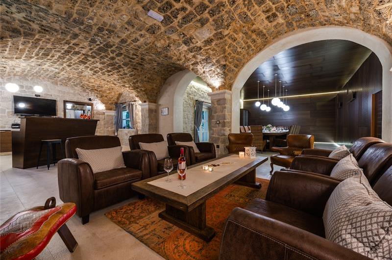 Luxury 6 bed villa with pool and large grounds in Zaton, Dubrovnik Region - sleeps 12-14