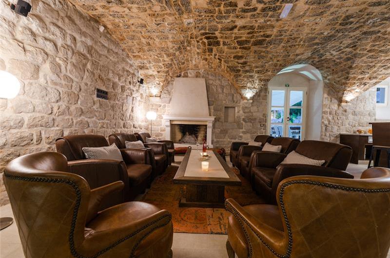 Luxury 6 bed villa with pool and large grounds in Zaton, Dubrovnik Region - sleeps 12-14