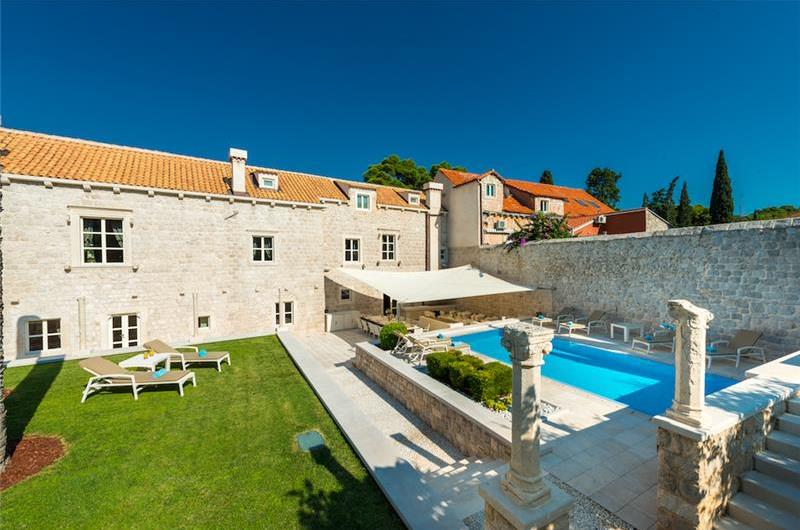 Luxury 6 bed villa with pool and large grounds in Zaton, Dubrovnik Region - sleeps 12-14