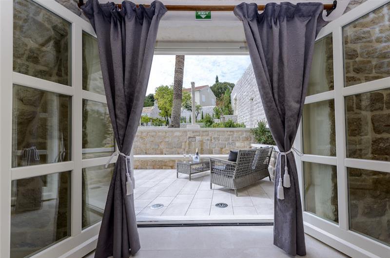 Luxury 6 bed villa with pool and large grounds in Zaton, Dubrovnik Region - sleeps 12-14