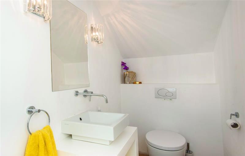 4 Bedroom Villa with Pool in Split City, sleeps 8