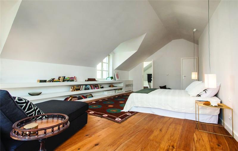 4 Bedroom Villa with Pool in Split City, sleeps 8