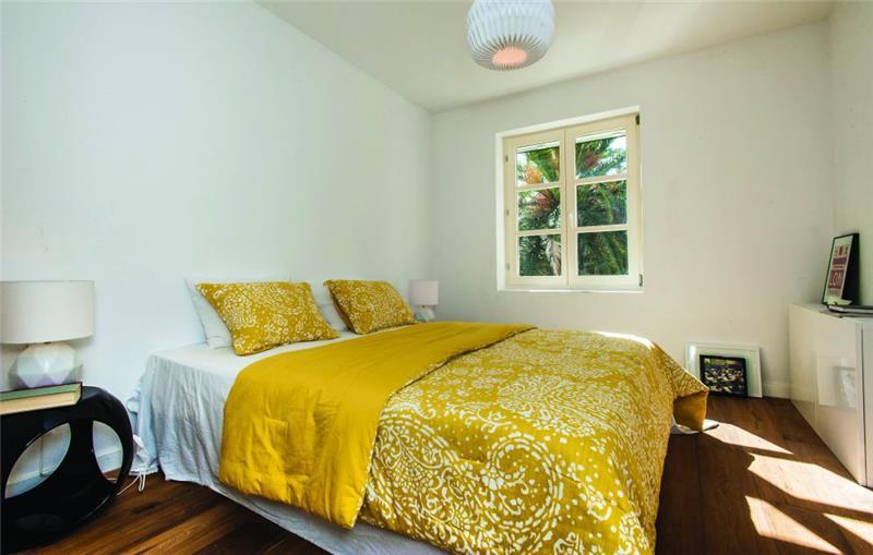 4 Bedroom Villa with Pool in Split City, sleeps 8
