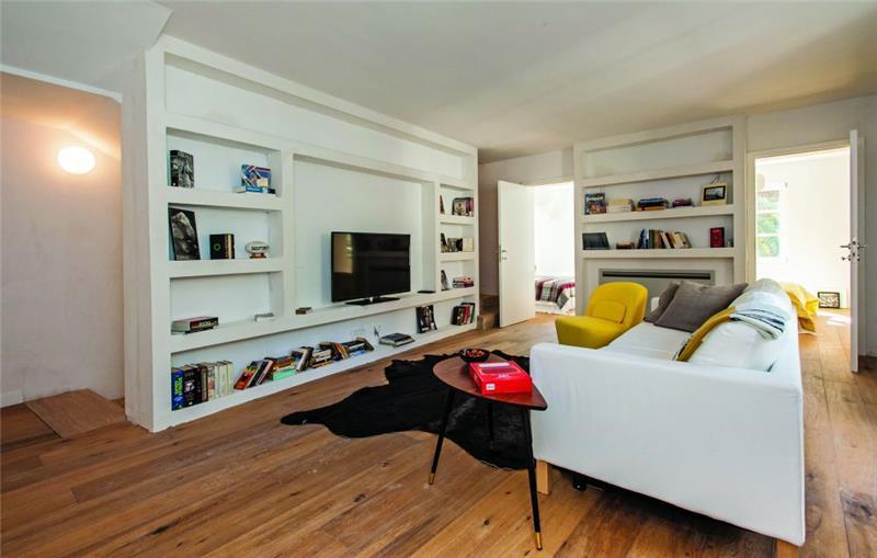 4 Bedroom Villa with Pool in Split City, sleeps 8