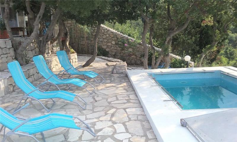 3 Bedroom Villa with Separate Annexe and Pool near Sveti Stefan, sleeps 8-10