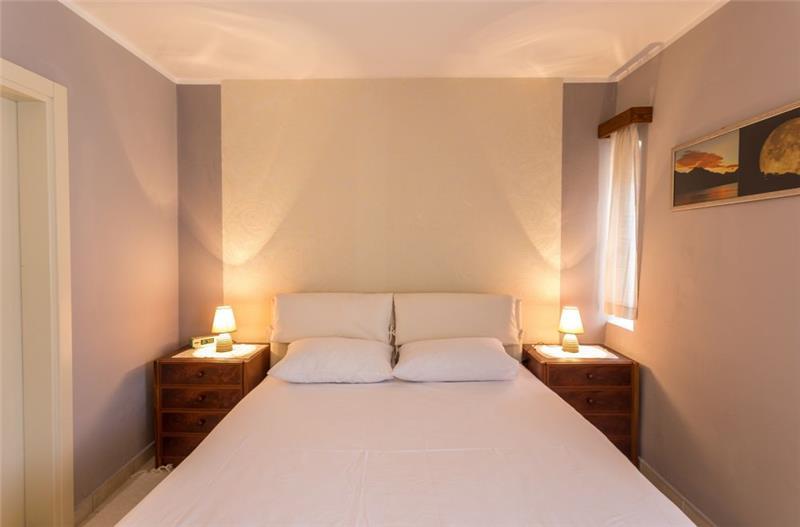 4 Bedroom Beachfront Villa with Annexe Apartments in Perast, sleeps 10-14