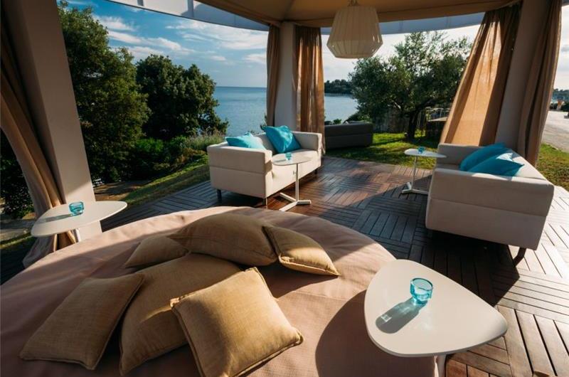 11 Bedroom Villa with Outdoor Pool and Indoor Penthouse Pool near Pula, sleeps 22-26