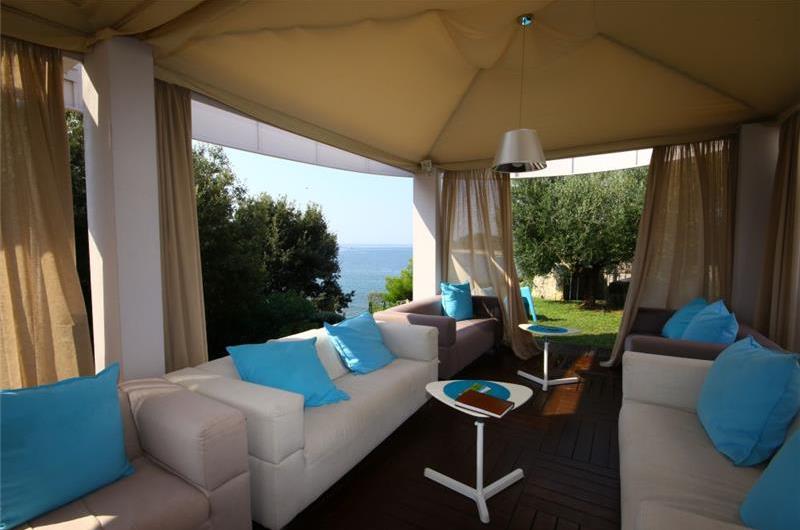 11 Bedroom Villa with Outdoor Pool and Indoor Penthouse Pool near Pula, sleeps 22-26