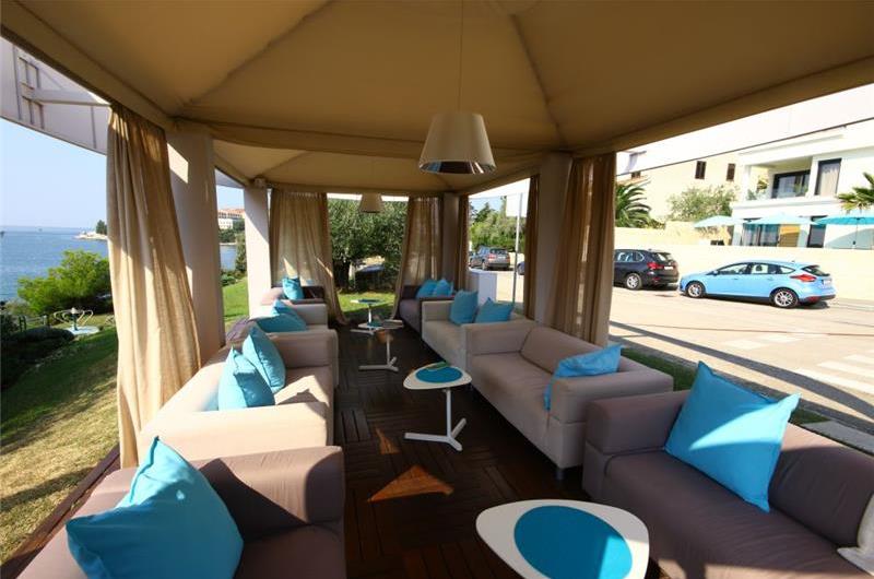 11 Bedroom Villa with Outdoor Pool and Indoor Penthouse Pool near Pula, sleeps 22-26