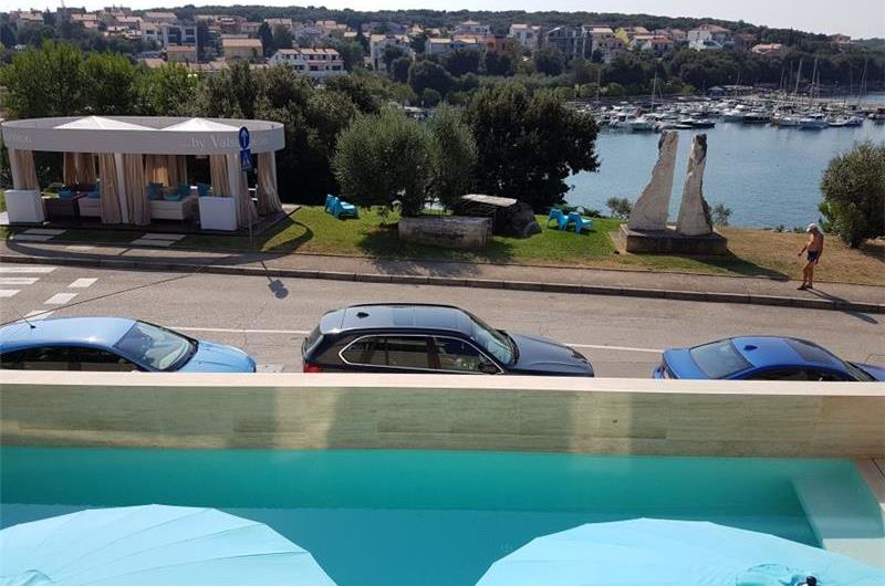 11 Bedroom Villa with Outdoor Pool and Indoor Penthouse Pool near Pula, sleeps 22-26