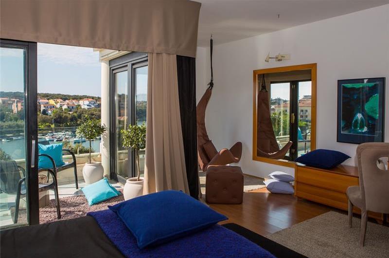 11 Bedroom Villa with Outdoor Pool and Indoor Penthouse Pool near Pula, sleeps 22-26