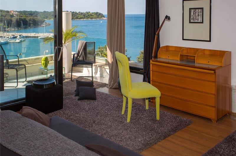 11 Bedroom Villa with Outdoor Pool and Indoor Penthouse Pool near Pula, sleeps 22-26