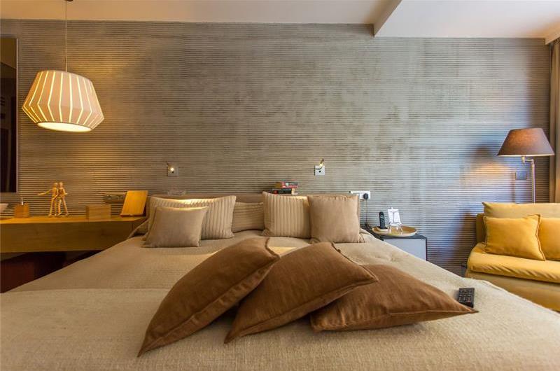 11 Bedroom Villa with Outdoor Pool and Indoor Penthouse Pool near Pula, sleeps 22-26