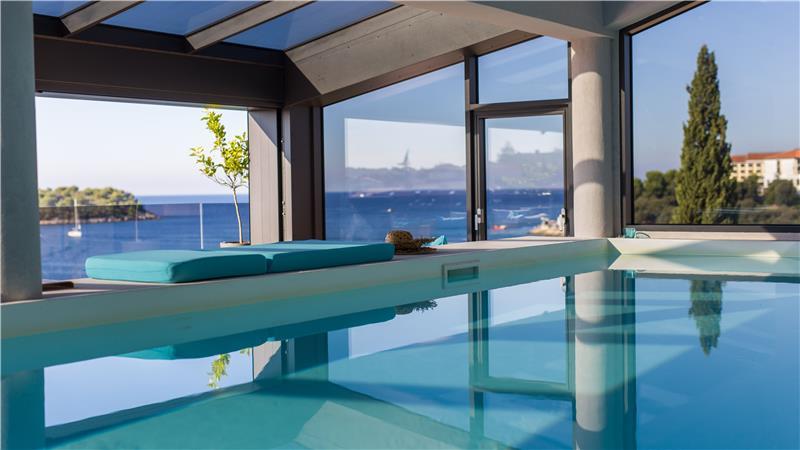 11 Bedroom Villa with Outdoor Pool and Indoor Penthouse Pool near Pula, sleeps 22-26