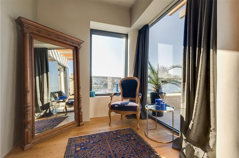 11 Bedroom Villa with Outdoor Pool and Indoor Penthouse Pool near Pula, sleeps 22-26