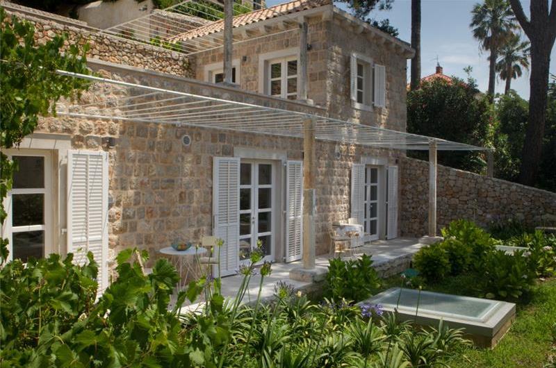 7 Bedroom Villa with Pool near Dubrovnik Old Town, sleeps 14-16