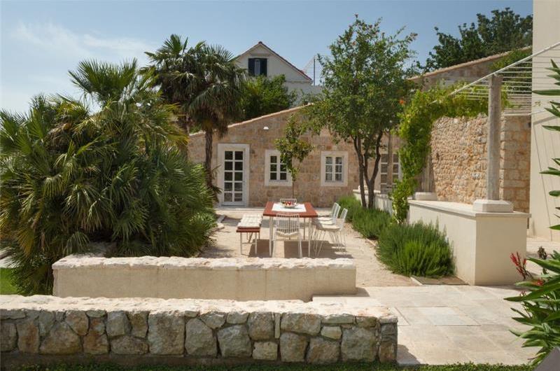 7 Bedroom Villa with Pool near Dubrovnik Old Town, sleeps 14-16