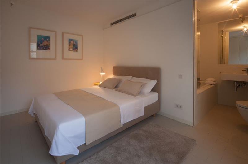 7 Bedroom Villa with Pool near Dubrovnik Old Town, sleeps 14-16