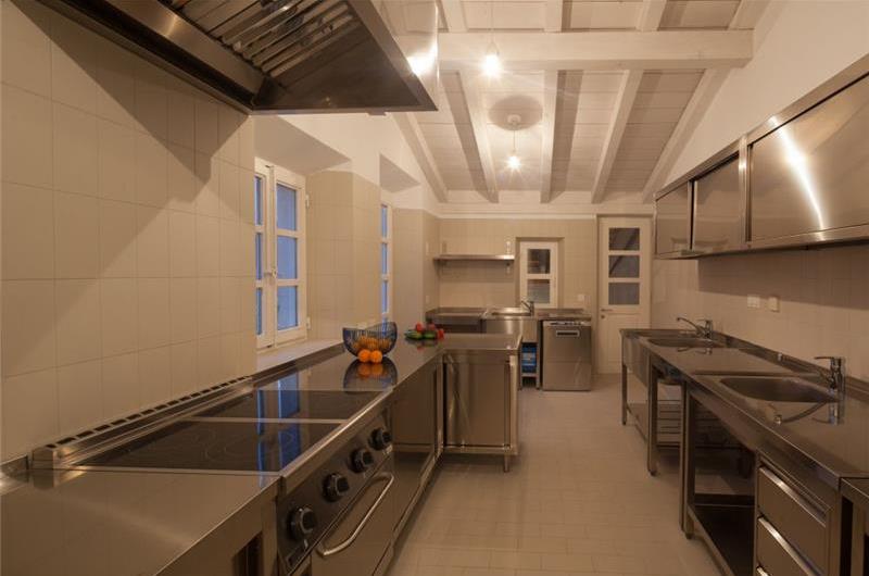 7 Bedroom Villa with Pool near Dubrovnik Old Town, sleeps 14-16