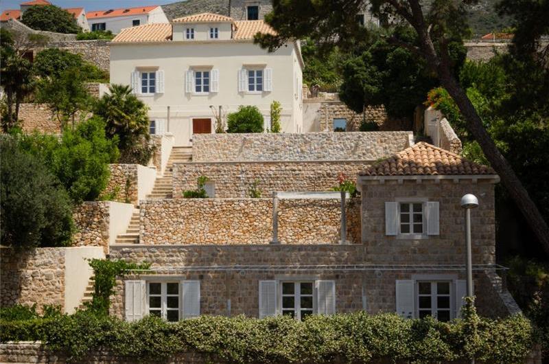 7 Bedroom Villa with Pool near Dubrovnik Old Town, sleeps 14-16