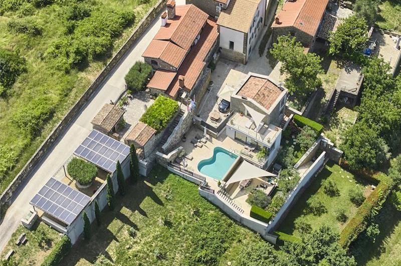4 Bedroom Luxury Villa Retreat with Heated Infinity Pool near Buje, Sleeps 8-10