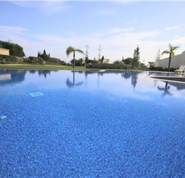 Collection of 2 Bedroom Villas with Shared Pools near Carvoeiro, sleeps 4-5