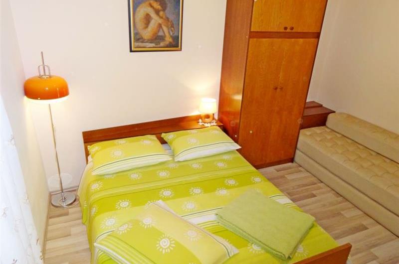 4 Bedroom Apartment near Jelsa, sleeps 8-9