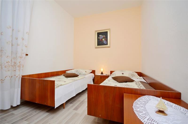 4 Bedroom Apartment near Jelsa, sleeps 8-9