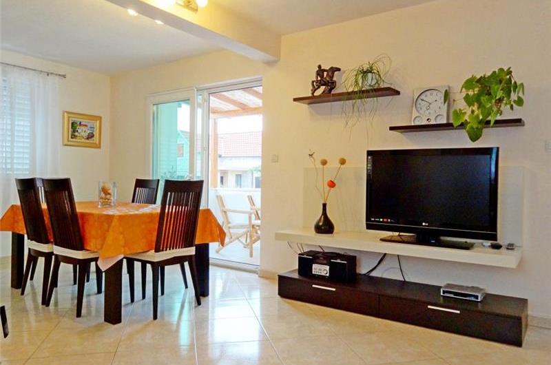 4 Bedroom Apartment near Jelsa, sleeps 8-9