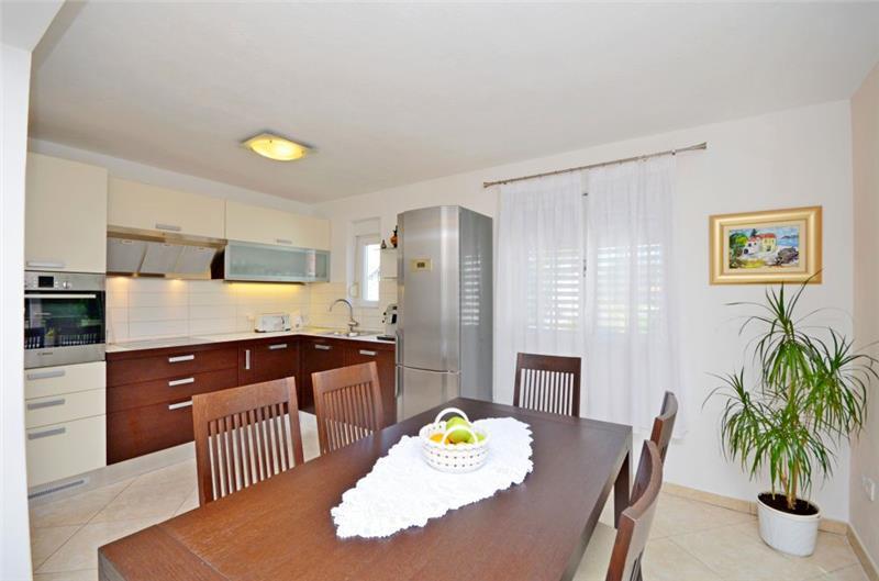 4 Bedroom Apartment near Jelsa, sleeps 8-9
