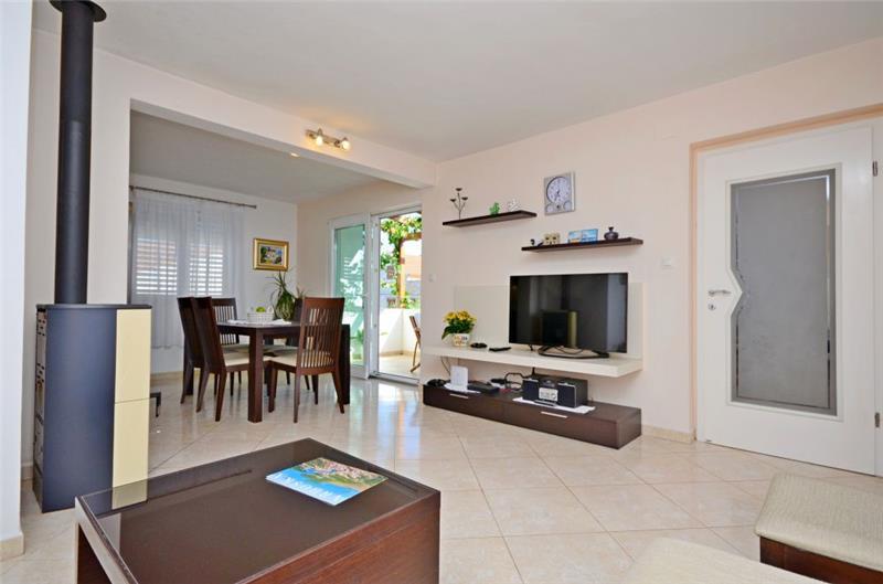 4 Bedroom Apartment near Jelsa, sleeps 8-9