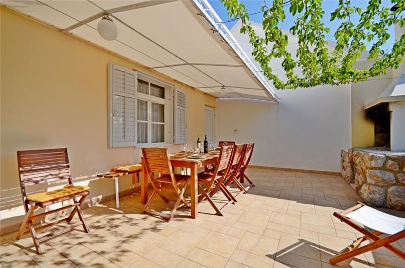 4 Bedroom Apartment near Jelsa, sleeps 8-9