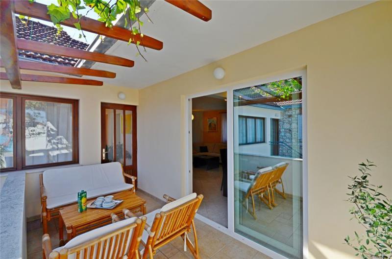 4 Bedroom Apartment near Jelsa, sleeps 8-9