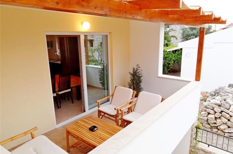 4 Bedroom Apartment near Jelsa, sleeps 8-9