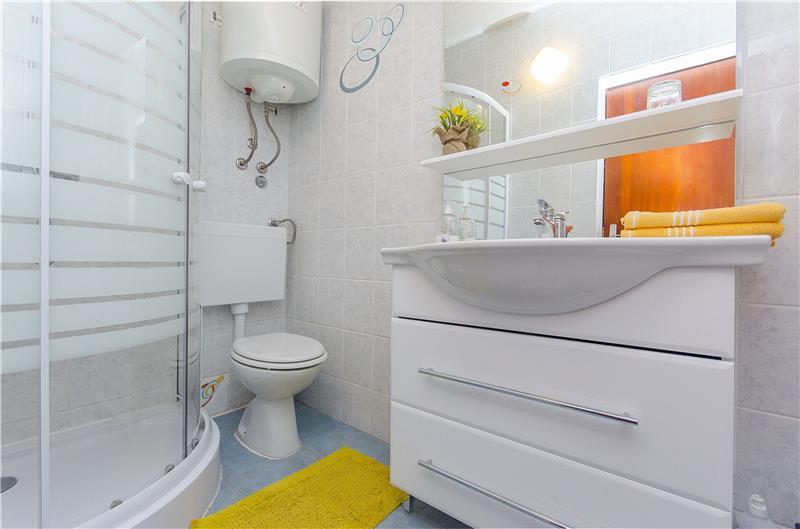 2 Bedroom Stone Cottage in Bol, sleeps 4