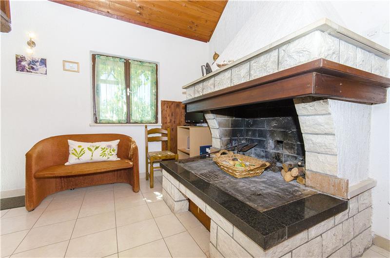 2 Bedroom Stone Cottage in Bol, sleeps 4