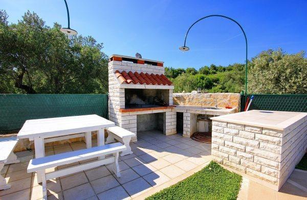 4 Bedroom Apartment with Pool near Korcula Town, sleeps 8