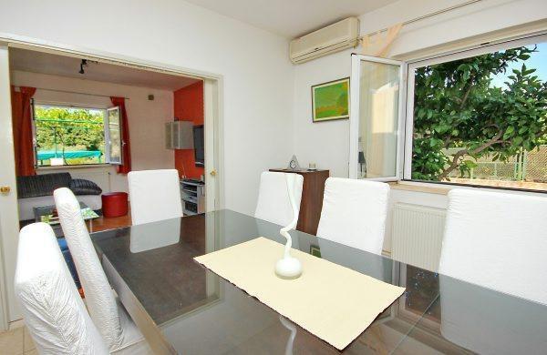 4 Bedroom Apartment with Pool near Korcula Town, sleeps 8