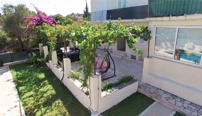 4 Bedroom Apartment with Pool near Korcula Town, sleeps 8