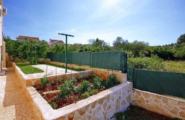 4 Bedroom Apartment with Pool near Korcula Town, sleeps 8