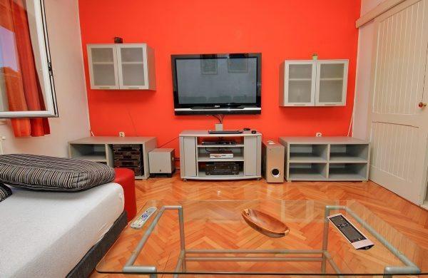 4 Bedroom Apartment with Pool near Korcula Town, sleeps 8