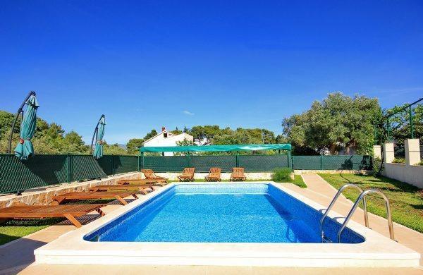 4 Bedroom Apartment with Pool near Korcula Town, sleeps 8