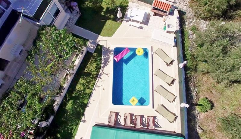 4 Bedroom Apartment with Pool near Korcula Town, sleeps 8