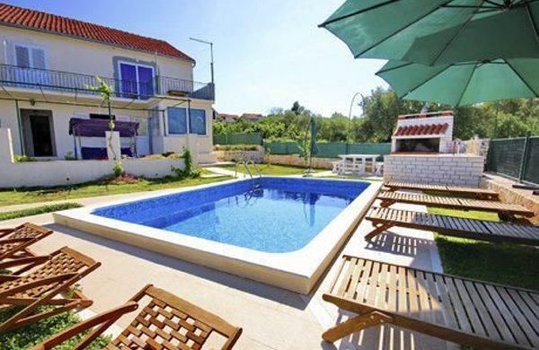 4 Bedroom Apartment with Pool near Korcula Town, sleeps 8