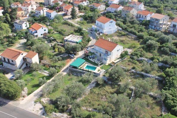 4 Bedroom Apartment with Pool near Korcula Town, sleeps 8
