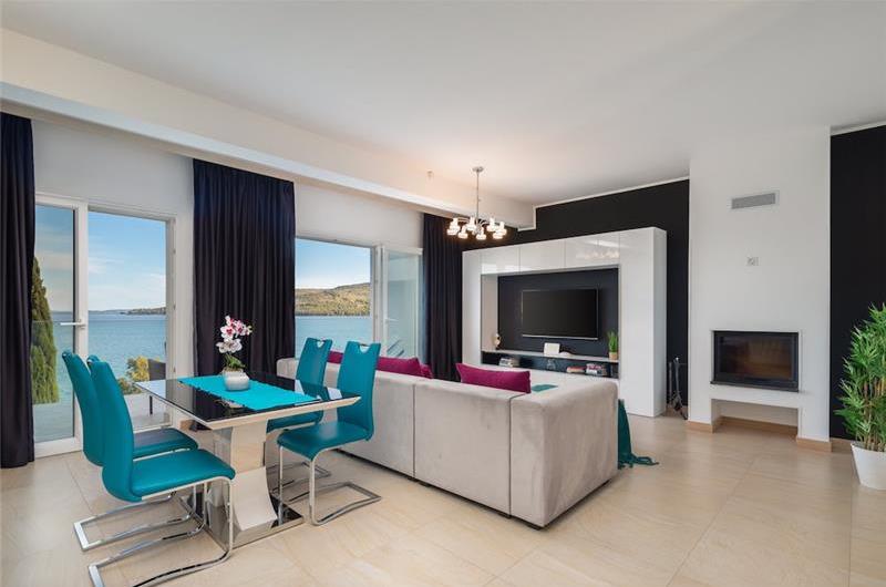 7 Bedroom Villa with Pool and Sea Views near Trogir, sleeps 14