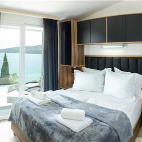 3 Villas with Pools and Sea Views near Trogir, sleep 40