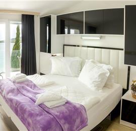 3 Villas with Pools and Sea Views near Trogir, sleep 40