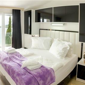 3 Villas with Pools and Sea Views near Trogir, sleep 40